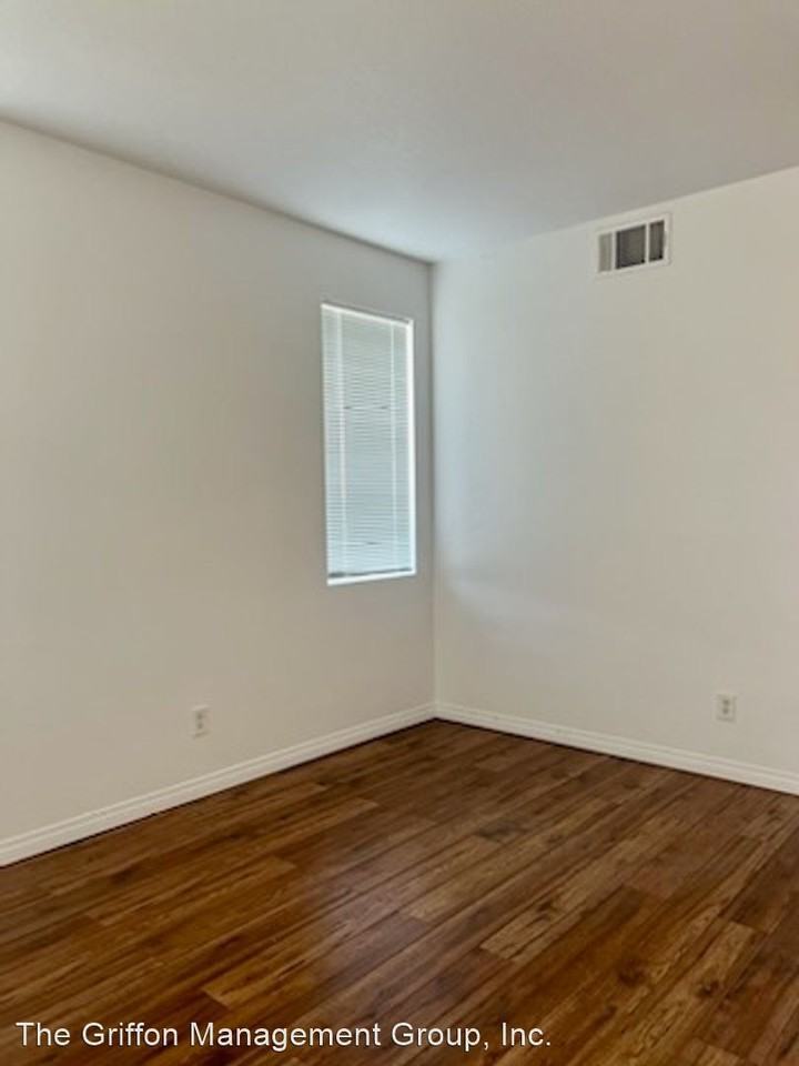 1307 Flint Ct - Photo 3 of 21