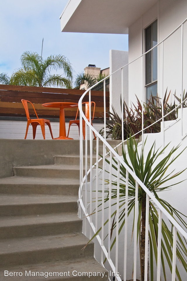 420 Winslow Ave - Photo 2 of 12