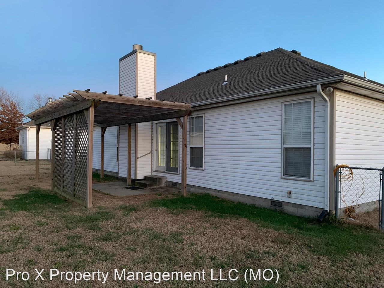 903 Lexington St - Photo 2 of 22