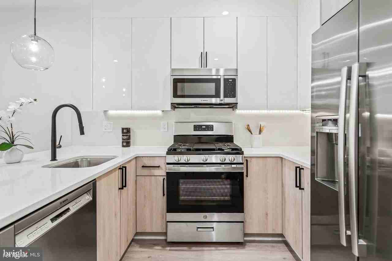 212 Varnum St Nw - Photo 2 of 9