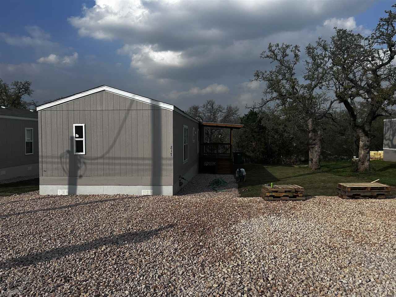 217 E Castleshoals Dr - Photo 2 of 27