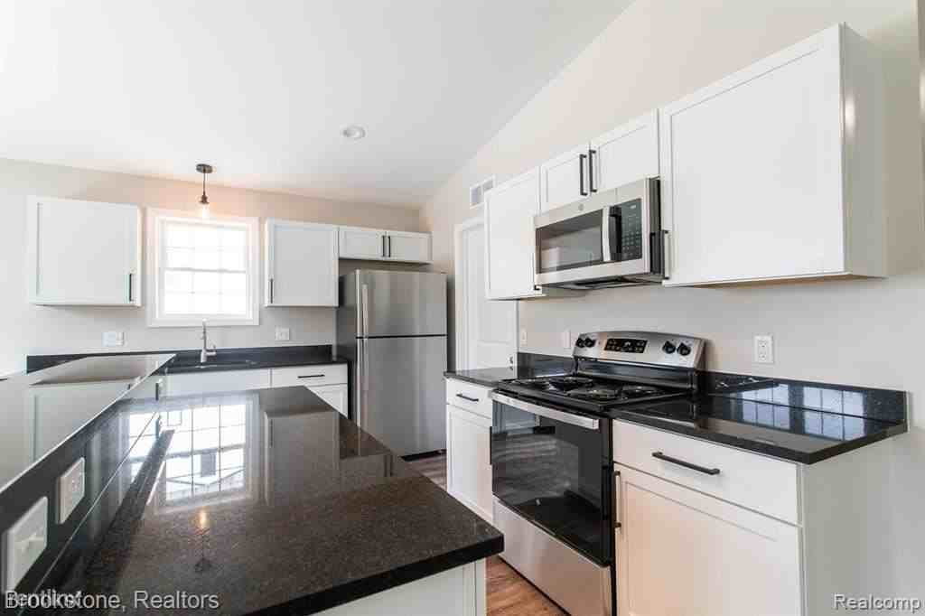 74630 Fulton St - Photo 2 of 26