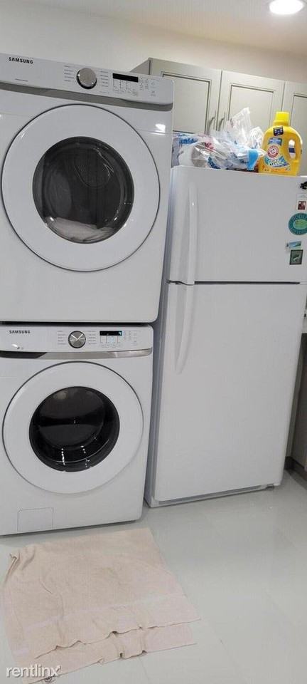 1015 S K St #2 - Photo 3 of 8