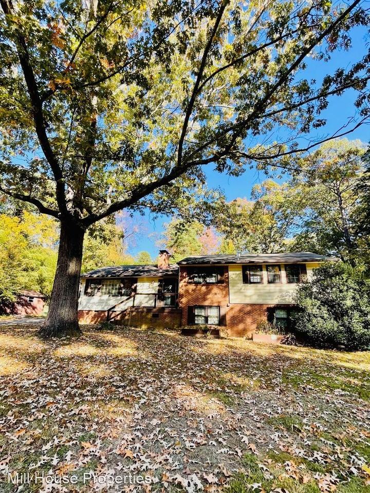 305 Plum Ln, Chapel Hill, NC 27517 5 Bedroom Apartment for 2,800/month