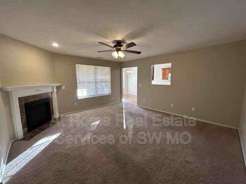 4438 W Juno St - Photo 2 of 14