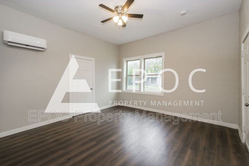 2309 8th St - Photo 3 of 15