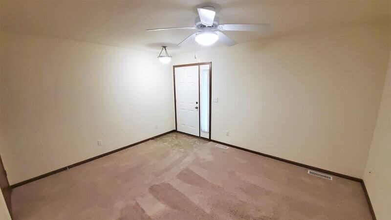 2920 Riviera St Sw #D - Photo 3 of 33
