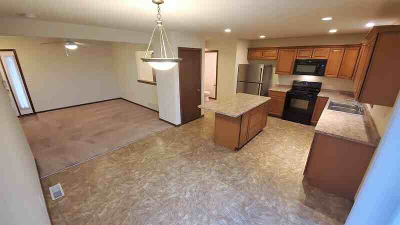 2920 Riviera St Sw #D - Photo 7 of 33
