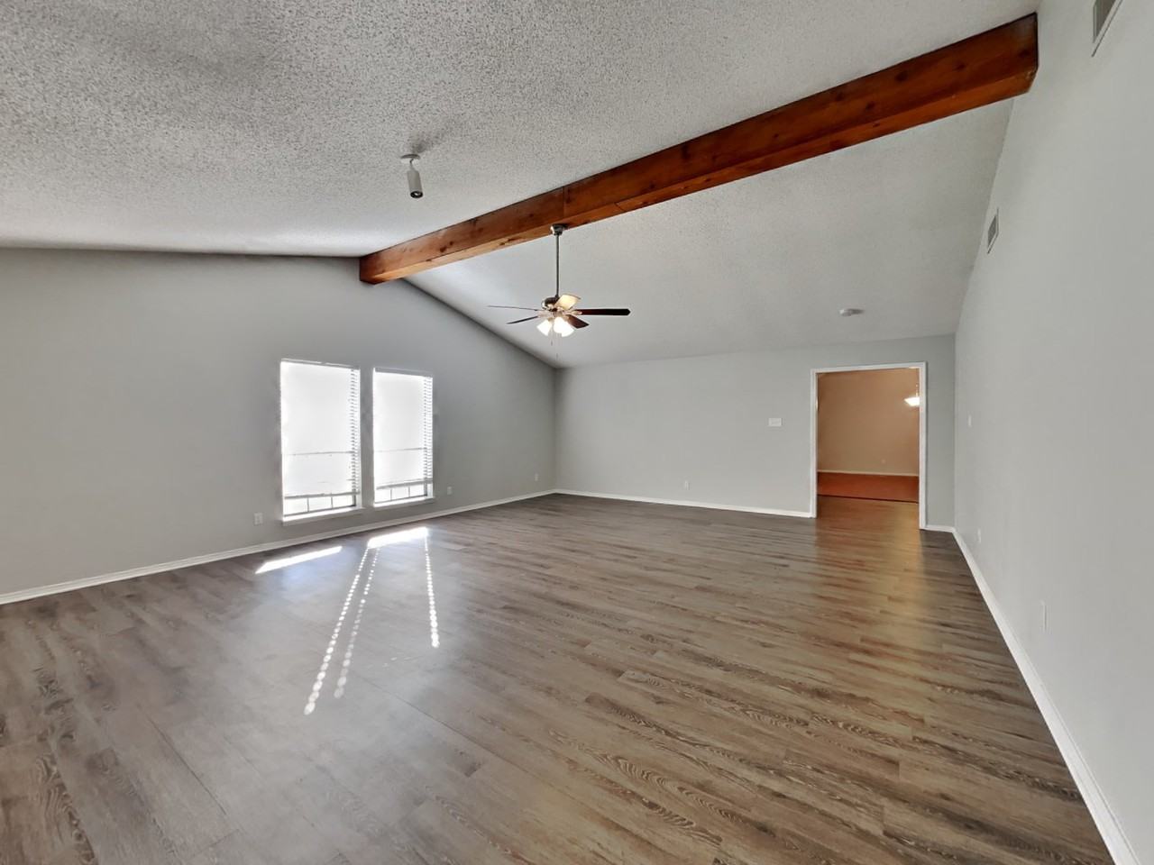 16 Stone Ct - Photo 3 of 28