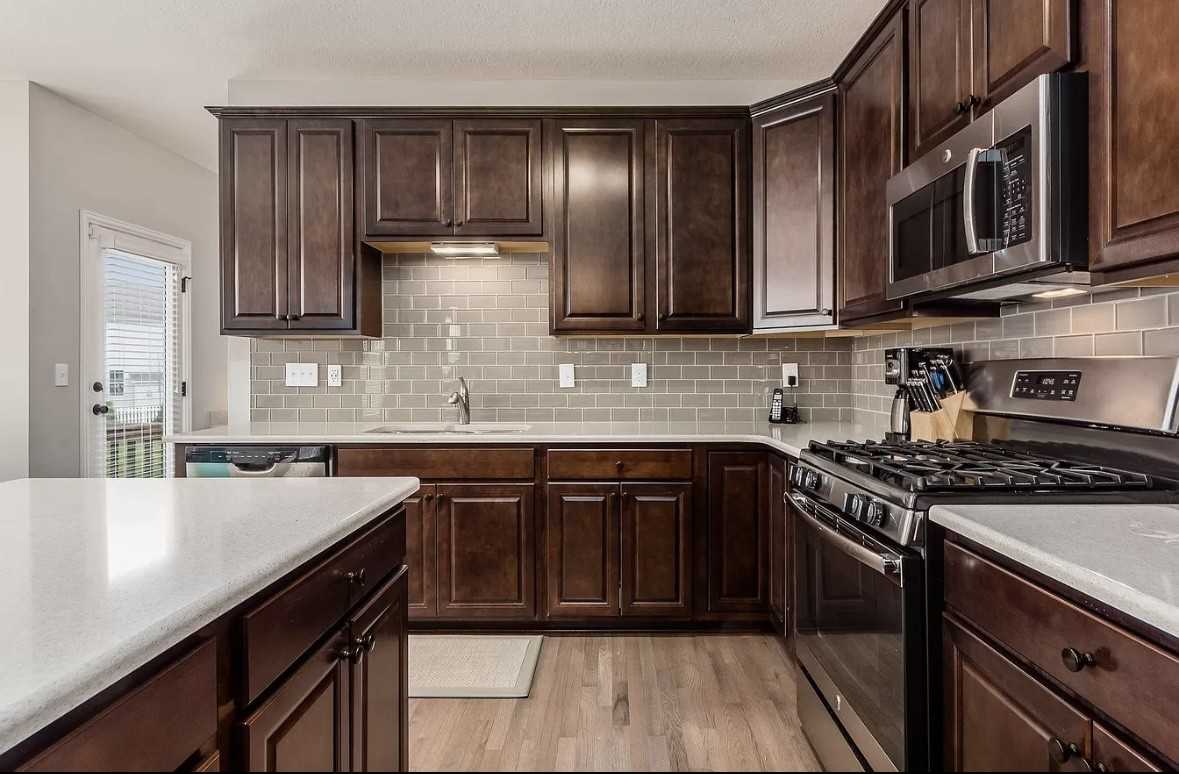 6090 Jadkins Way - Photo 3 of 36