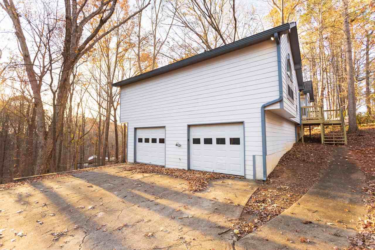 811 Victoria Pl - Photo 2 of 22