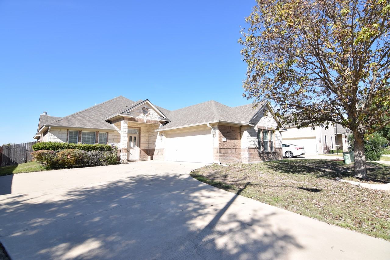 816 Copper Ridge Loop - Photo 2 of 26