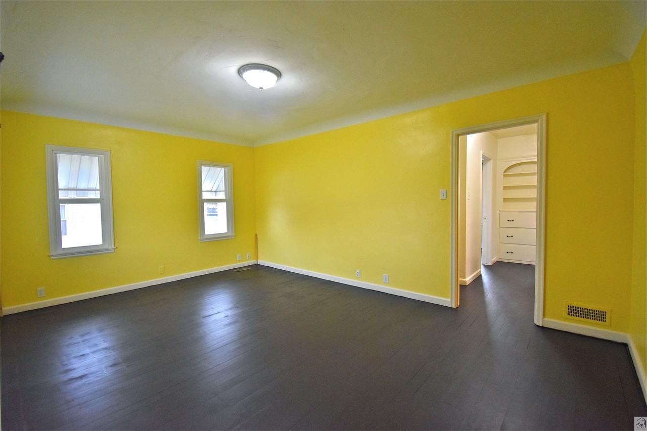 482 N Main St - Photo 2 of 27