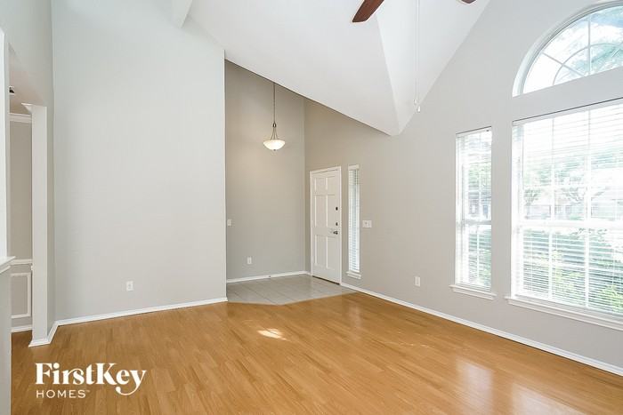 3905 Bermuda Dr - Photo 3 of 15