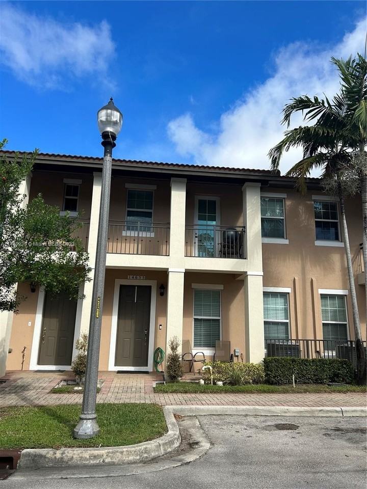 3 Bedroom House in Trammell Crow Industrial Center, Miramar, FL 33027