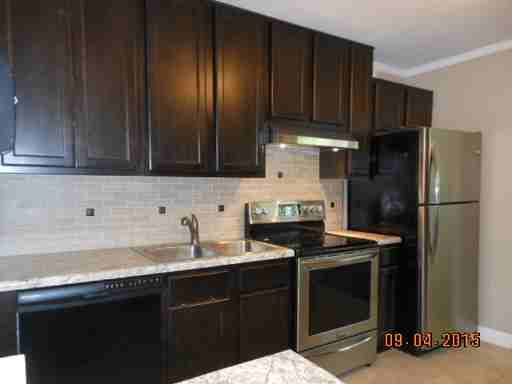 610 W Sunset Blvd - Photo 2 of 10