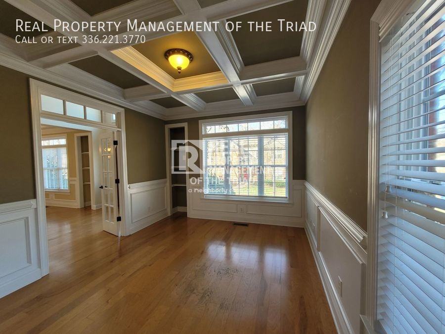 1391 Somerset Cove Dr - Photo 3 of 37