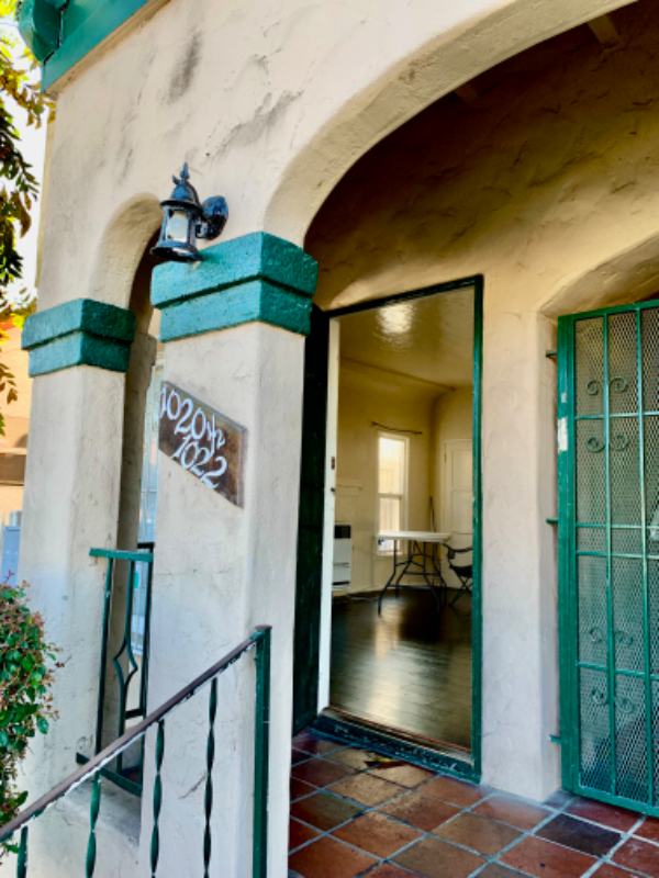 1022 W 64th St - Photo 4 of 19