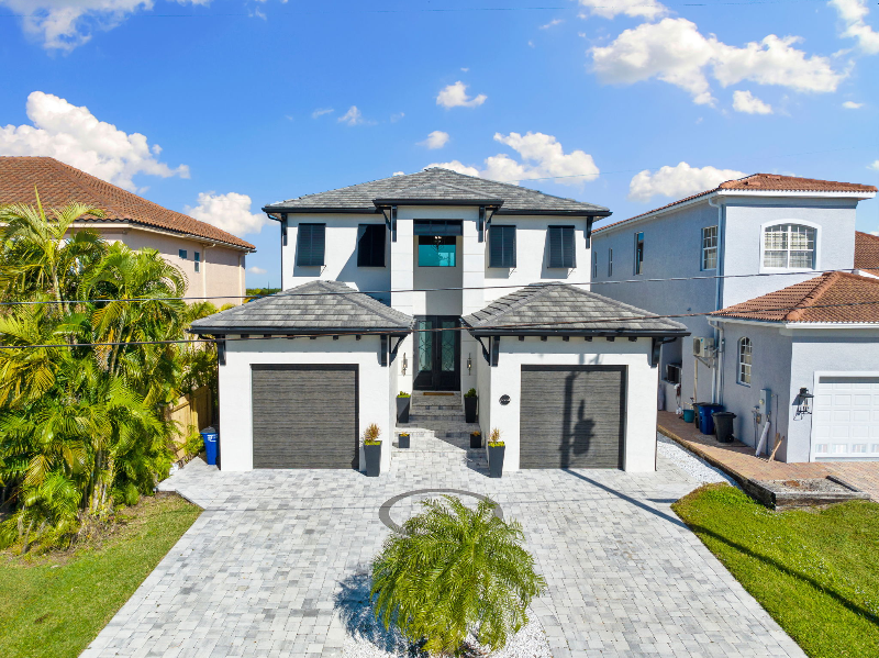 12160 Shoreview Dr - Photo 2 of 37