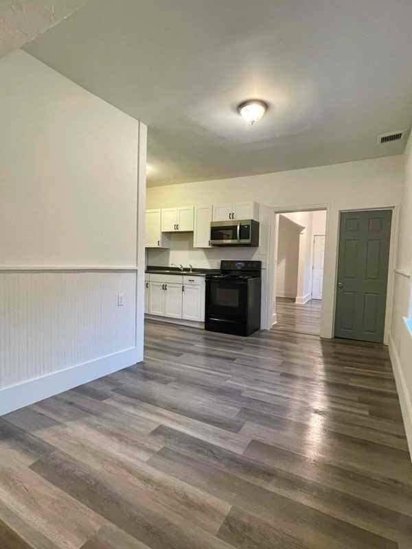 18 Main St - Photo 2 of 18