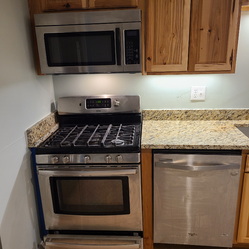 810 Kyle St - Photo 3 of 33