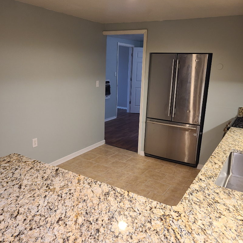 810 Kyle St - Photo 7 of 33