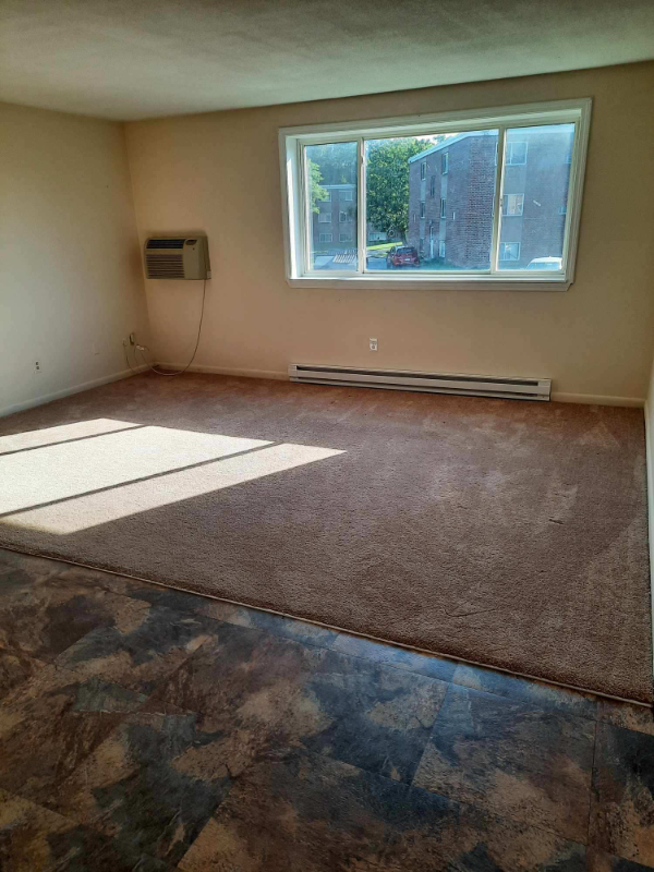 2094 Phillips Rd - Photo 3 of 7