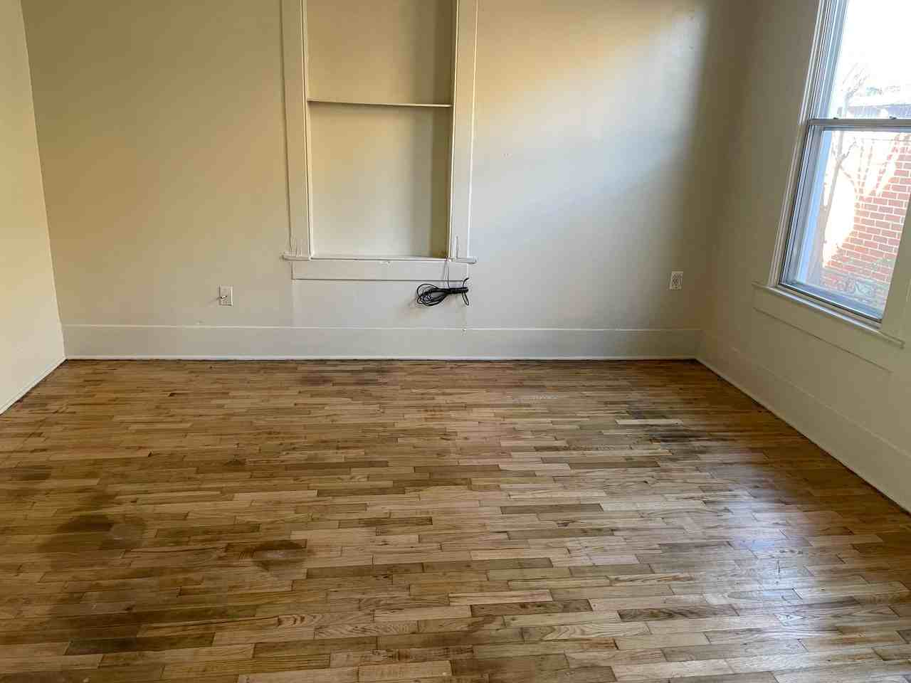 1112 S 20th St #1 - Photo 5 of 13