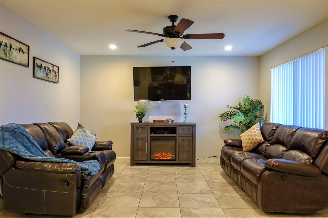 Patio 15 - Photo 4 of 12