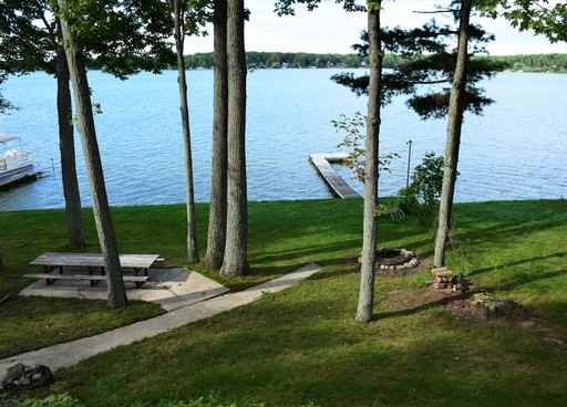 1087 Hess Lake Dr - Photo 3 of 17