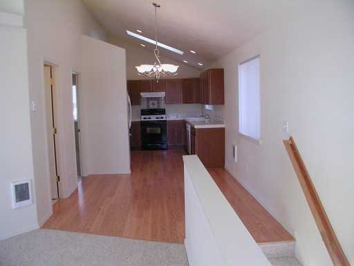 610 NW 9th St - Photo 2 of 16