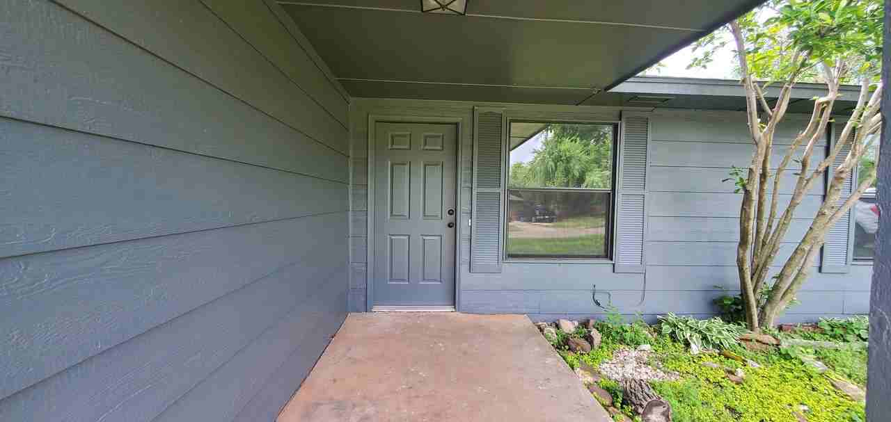 1819 E Springer Ave #1 - Photo 2 of 12