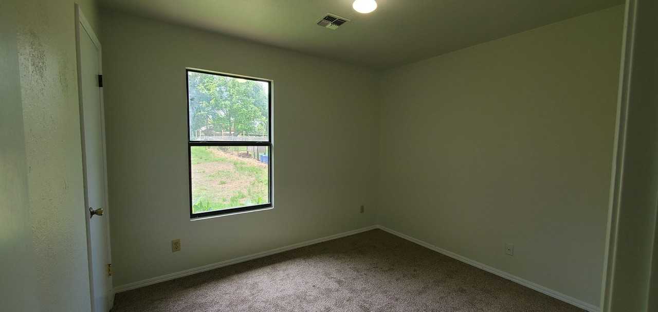 1819 E Springer Ave #1 - Photo 3 of 12
