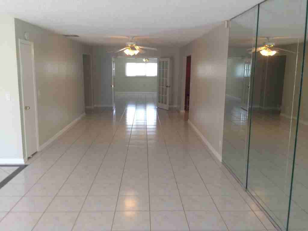 306 18th Avenue North - Photo 2 of 6