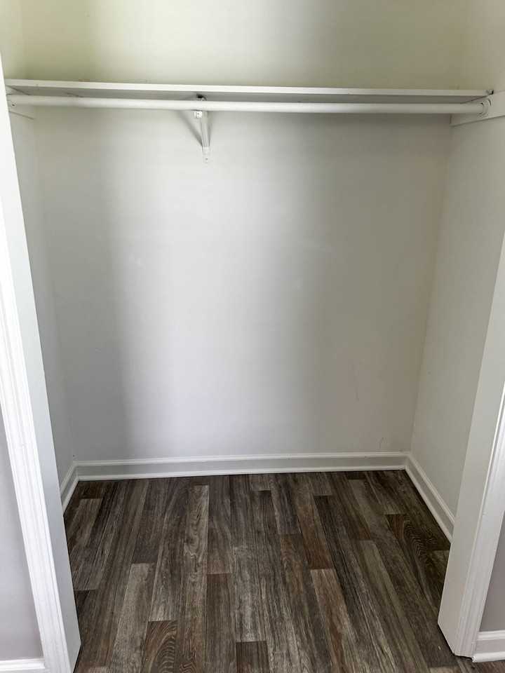 Ashdale Dr - Photo 7 of 8