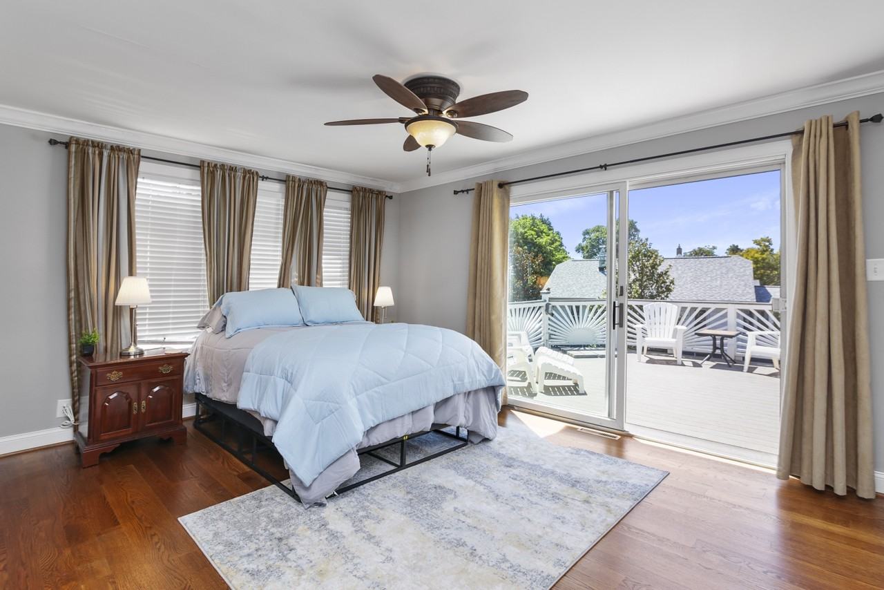 829 Cinnaminson Ave - Photo 2 of 20
