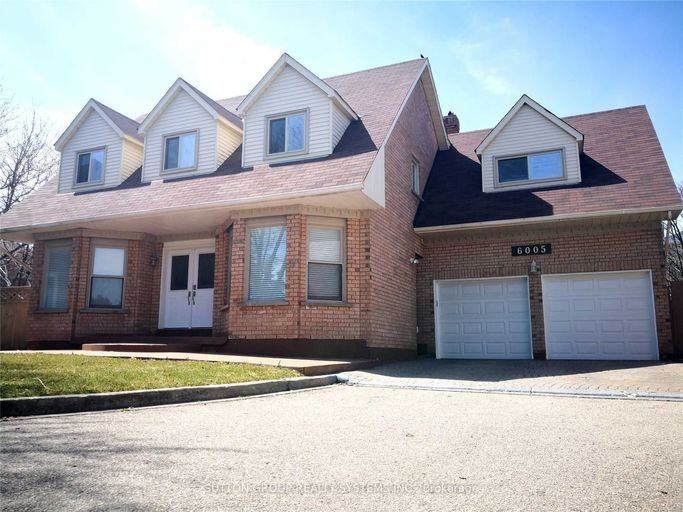 6005 Tenth Line W #6005 - Photo 2 of 10