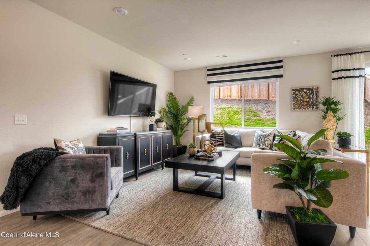 2914 N Barton Loop #1 - Photo 2 of 9