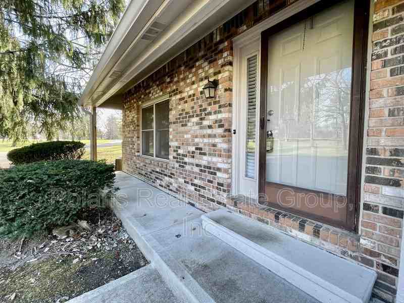 9046 Pine Cone Way - Photo 3 of 31