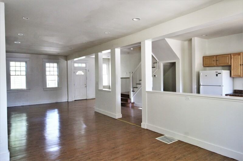 302 E University Pkwy - Photo 4 of 32