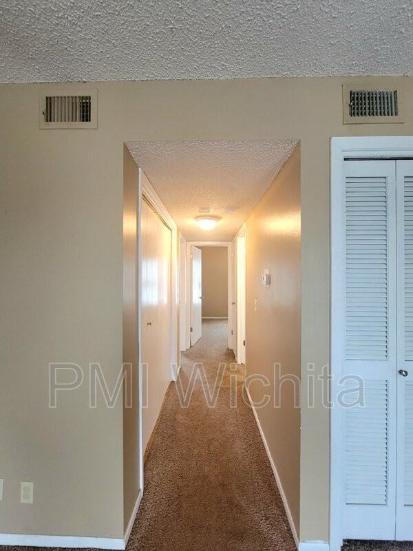 6828 W Par Ln #3 - Photo 6 of 11