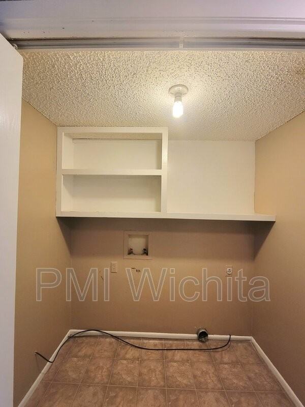 6828 W Par Ln #3 - Photo 7 of 11