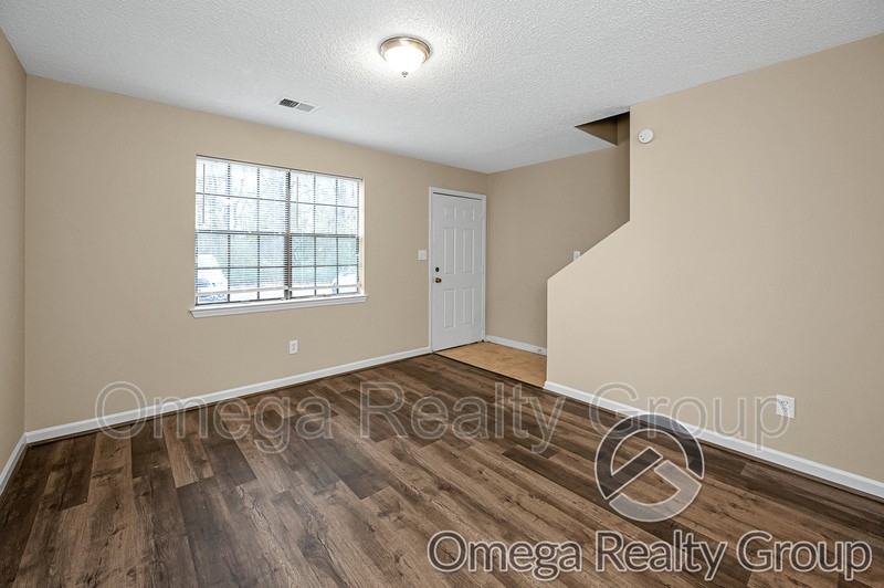 407 22nd Ave Ne - Photo 4 of 20