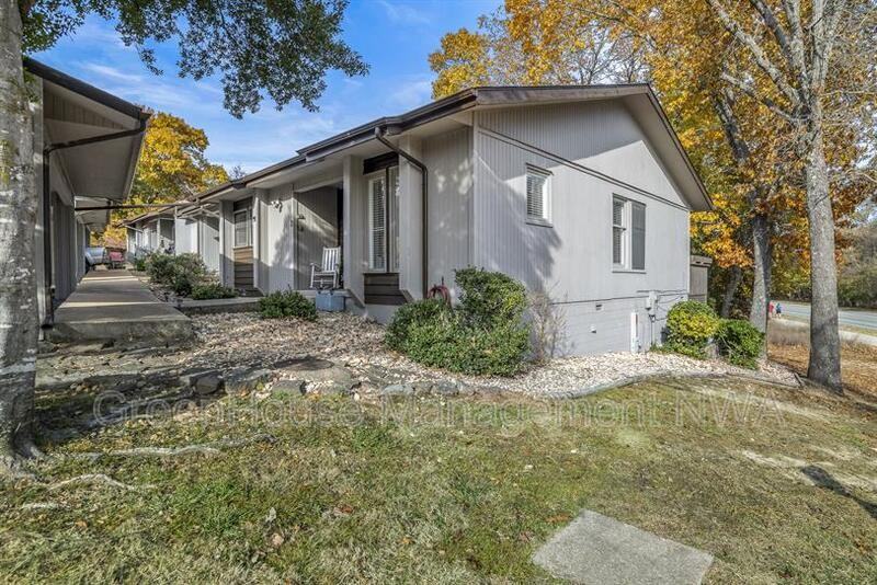 2 Everette Ln - Photo 3 of 22