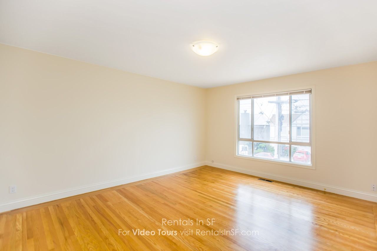 1886 39th Ave - Photo 2 of 18