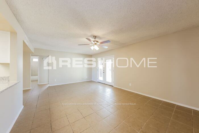 16844 N 37th Ave - Photo 3 of 24