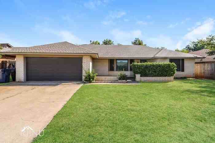 11700 Shroyer Dr - Photo 2 of 17