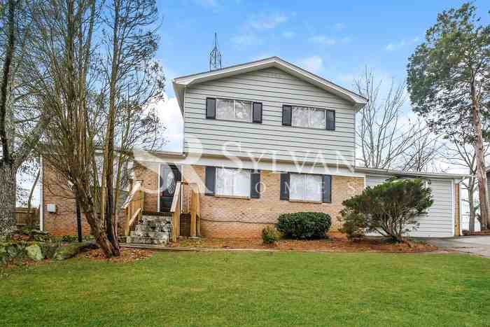 3814 N Camp Creek Pkwy Sw - Photo 2 of 16