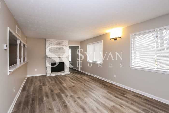 3814 N Camp Creek Pkwy Sw - Photo 3 of 16