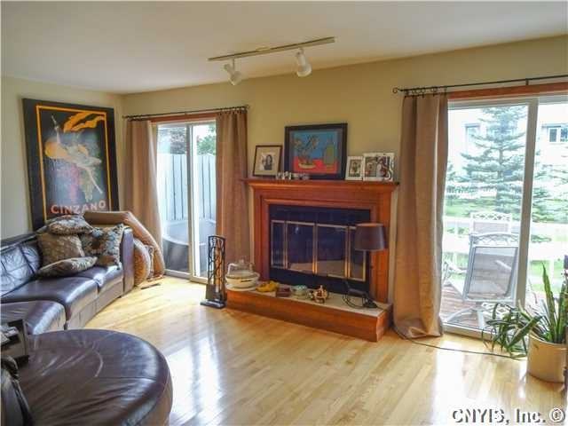 436 Summerhaven Dr N - Photo 2 of 7